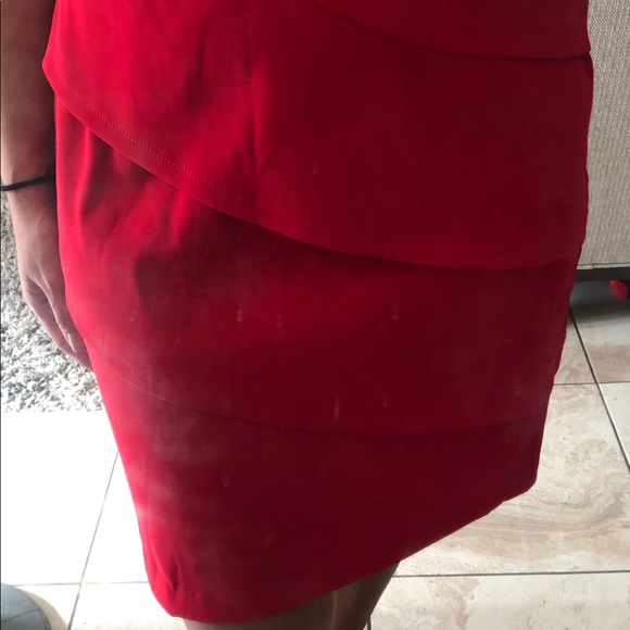 Red Dress - Picture 2 of 8